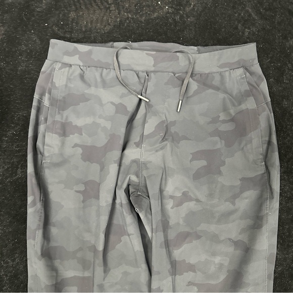 Lululemon Black/Gray Camouflage Men's Pants Size L - Picture 2 of 7